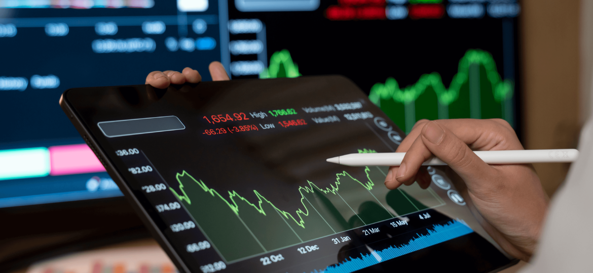 Acciones vs. Fondos de Inversión: dos caminos para hacer crecer tu dinero en Ecuador